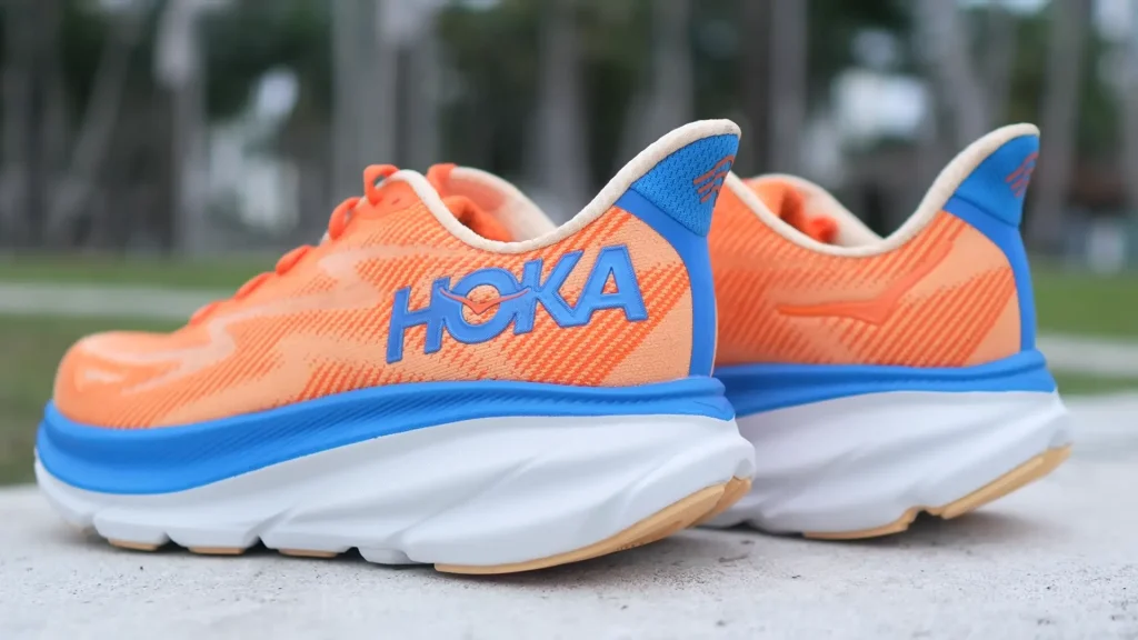 hoka one one clifton 9 - Meilleur Chaussure Running Pour Coureur Lourd Femme