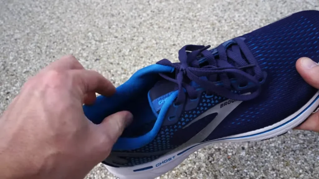 Brooks ghost 14 - la tige